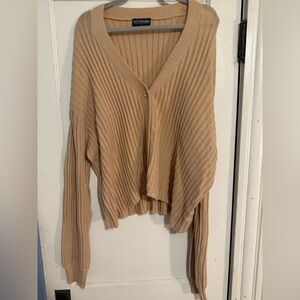 Kittenish tan button up sweater 
Brand new without tags 🤎